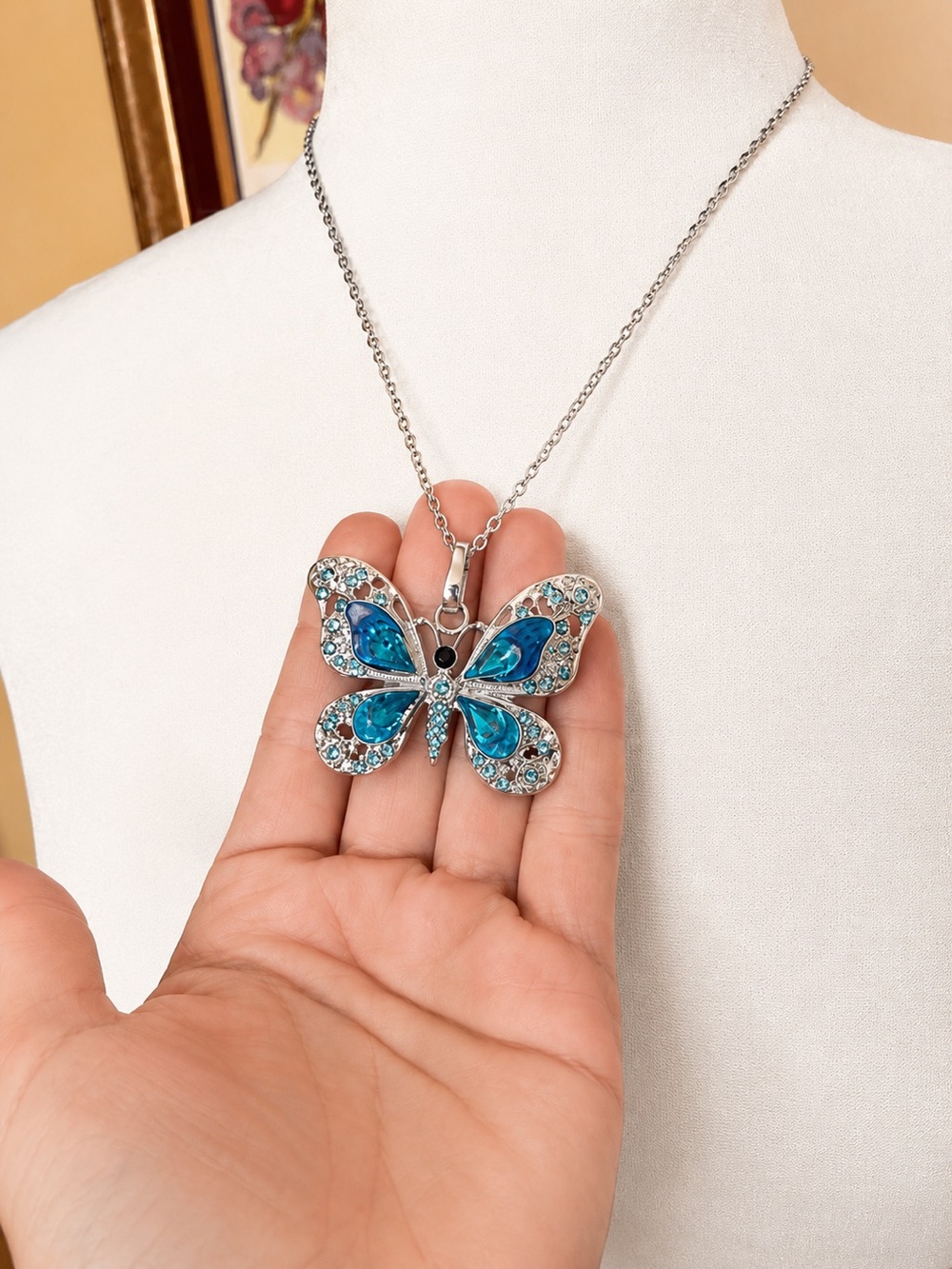🦋 Sparkly Blue Butterfly Necklace 🦋
